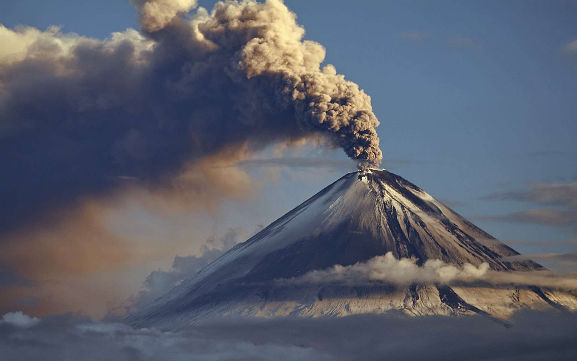 1991年六月菲律宾的mt pinatubo火山爆发,一个月后智利的mt
